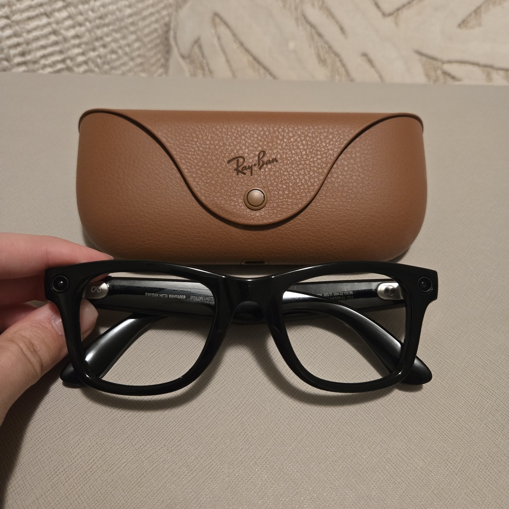Ray-Ban Meta (First Version)  Black Glasses with Tan Charging Case